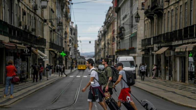 un test de moins de 24h bientôt requis pour les non-vaccinés au retour d’Espagne et du Portugal